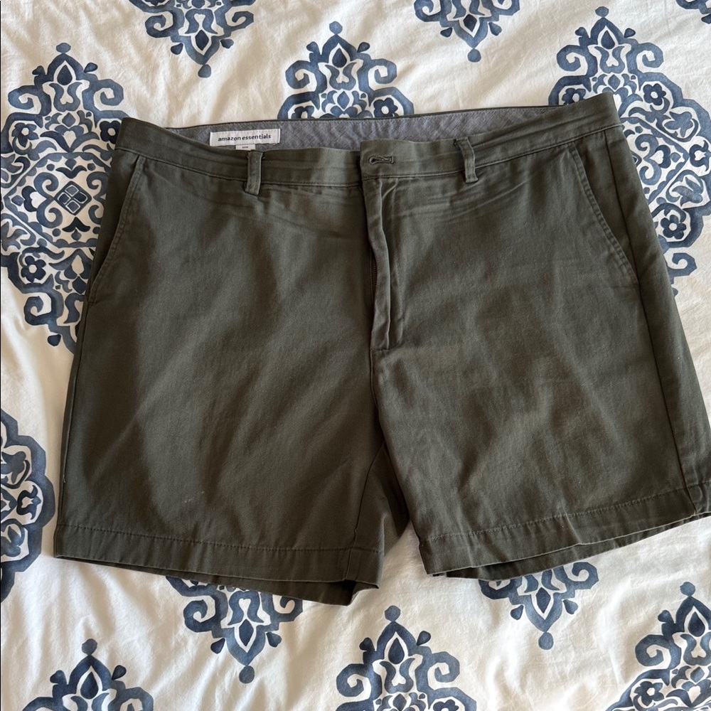Amazon Essentials Men's Dark Green Flat Front Shorts